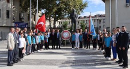 İlçemizde İlköğretim Haftası Çelenk Sunma Töreni ve Kutlama Programı Gerçekleştirildi