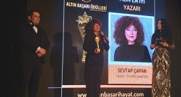 Sevtap Çapan’a “Yılın En İyi Yazarı” Ödülü