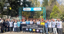 Beykoz’da “Öğretmene şiddeti lanetliyoruz!” pankartı