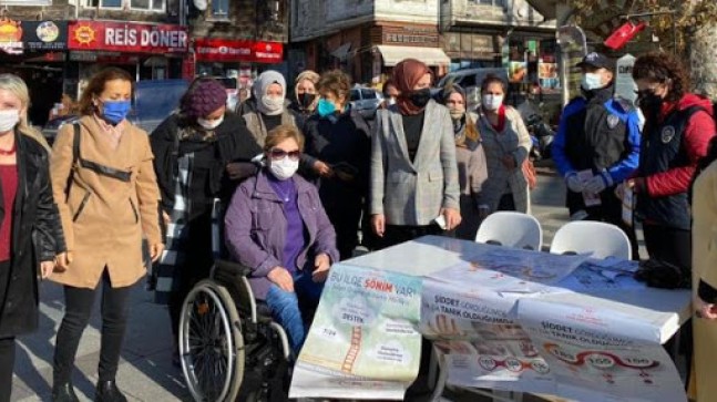 DÜNYA KADINA YÖNELİK ŞİDDETLE MÜCADELE GÜNÜ BİLGİLENDİRME ÇALIŞMASI YAPILDI