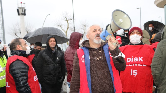 DİSK’ten Belediye önünde basın açıklaması