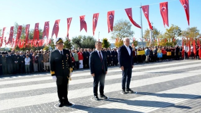 29 EKİM CUMHURİYET BAYRAMI KUTLAMALARI, ÇELENK SUNMA TÖRENİ İLE BAŞLADI