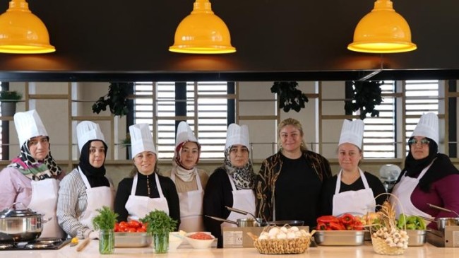 Beykoz’un Erguvanları Tezgâh Başına Geçti