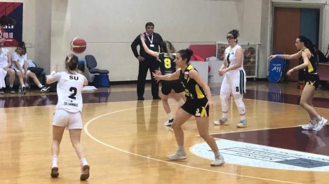 BEYKOZ BASKETBOL ZAYIF RAKİBİNE FARK ATTI 69-16