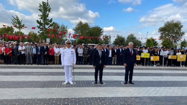 30 Ağustos Zafer Bayramı Resmi Törenle Kutlandı