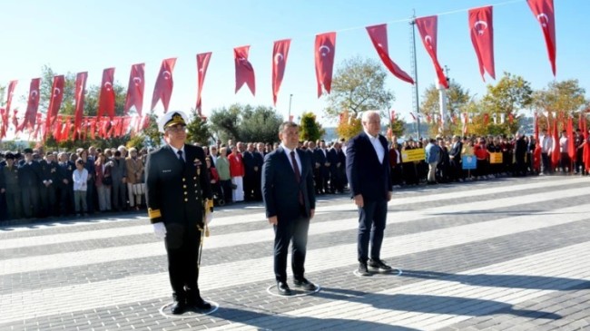 29 EKİM CUMHURİYET BAYRAMI KUTLAMALARI, ÇELENK SUNMA TÖRENİ İLE BAŞLADI